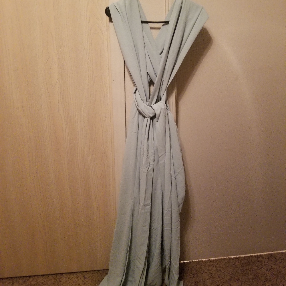 Dress - Picture 3 of 3